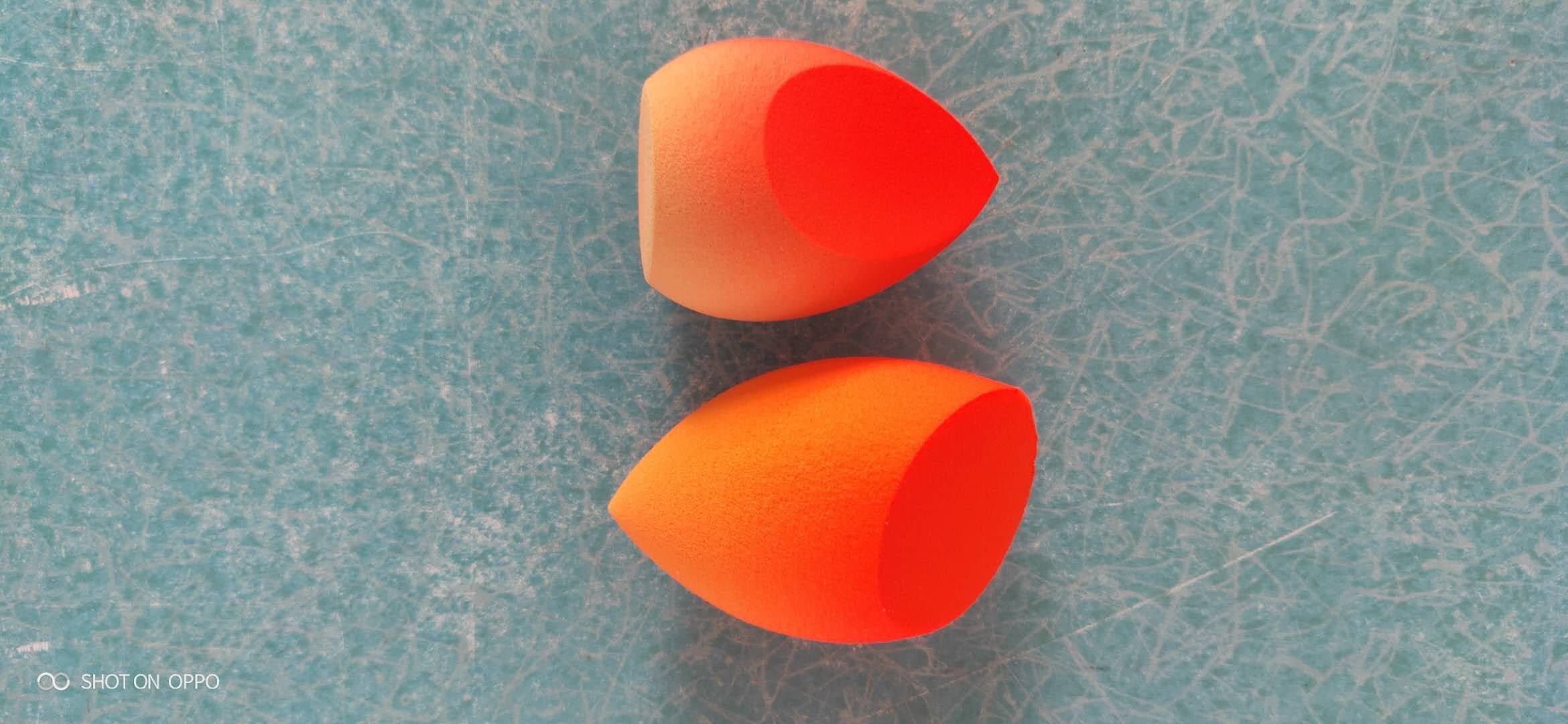 3D gradient powder puff thumbnail