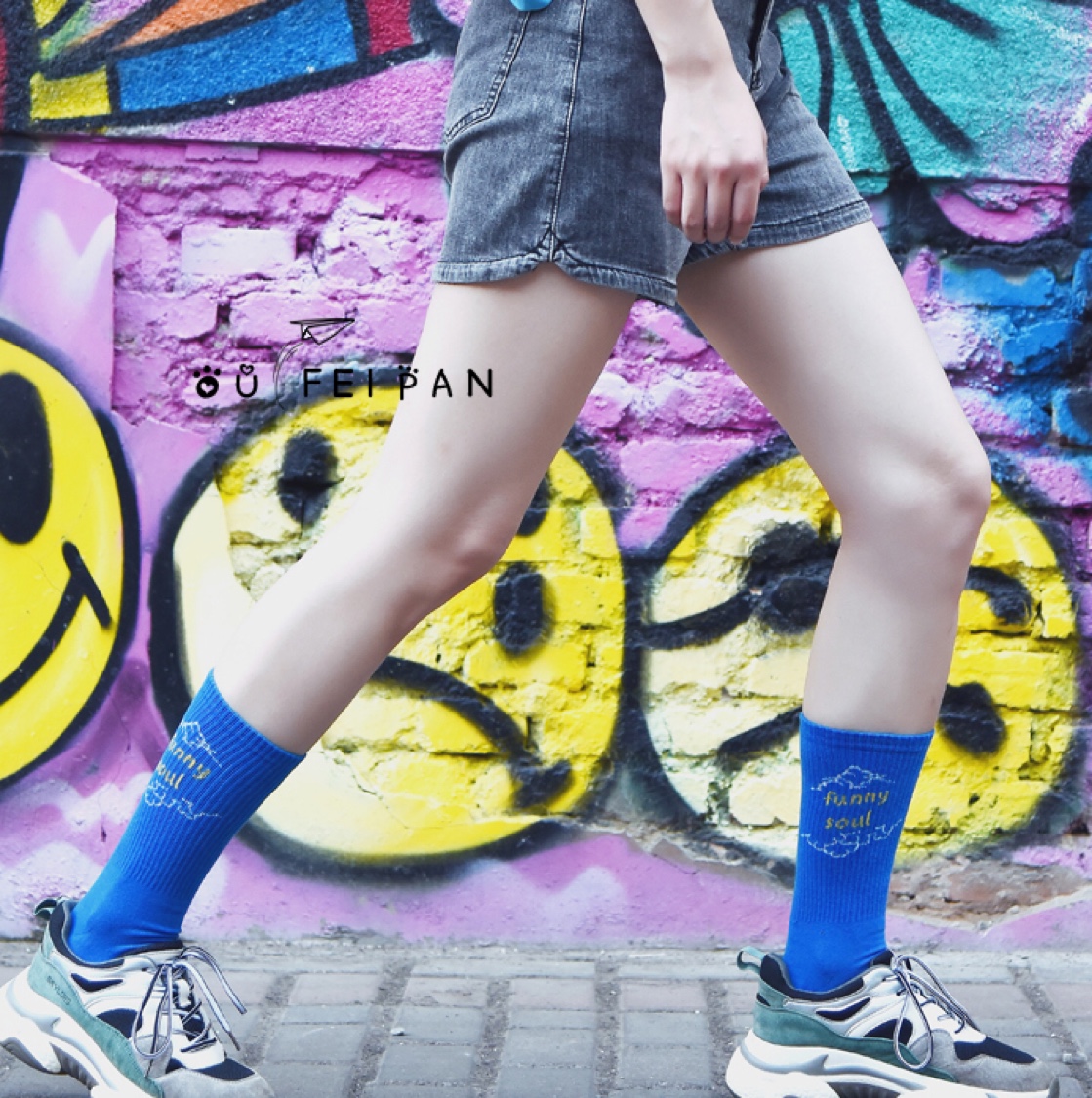 MOXIAO's new original English letter creative women's mid-calf socks Specification image