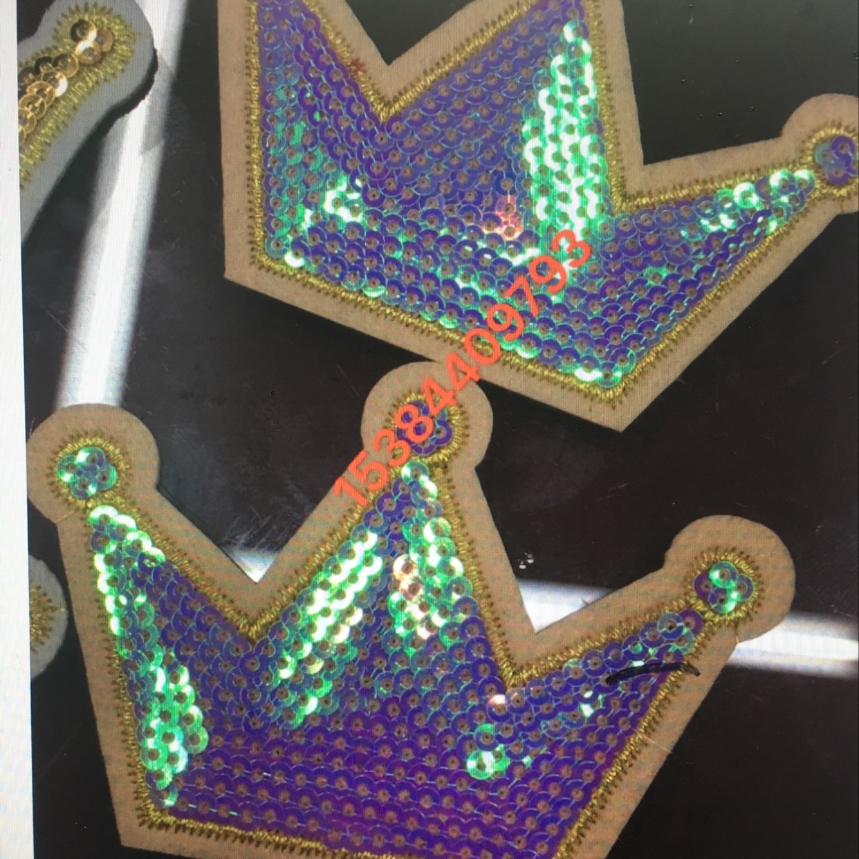 Spot Small Love Embroidery Patch Dyi Clothing Accessories Crown Embroidery Stamp Computer Embroidery Patch Application Scenario