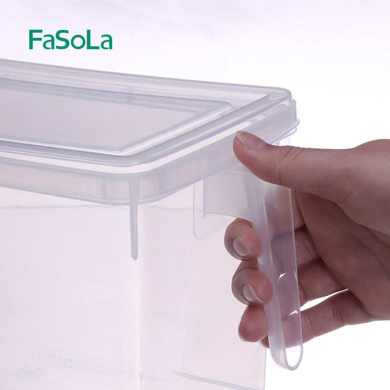 Refrigerator portable food storage box with handle, grain storage box, kitchen plastic food storage box with lid Application Scenario