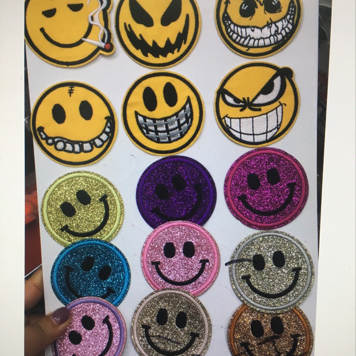 Embroidered Beaded Towel Embroidery Flat Embroidery Round Smiley Face Emoji Pattern Acrylic Diamond Double-Sided Sequin Leather Smiley Face Item Picture