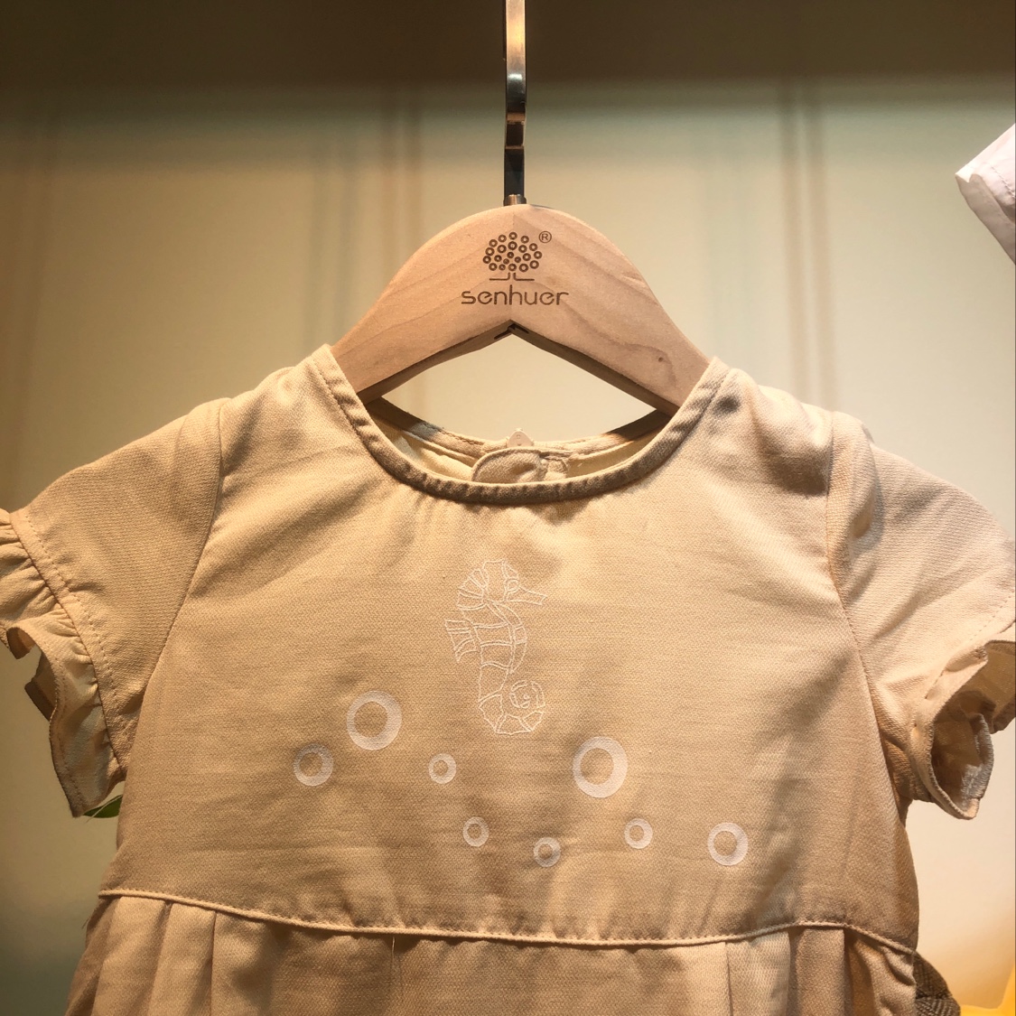 Children's short-sleeved dress details Picture