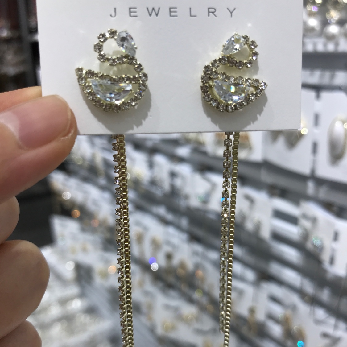 Swan stream comb earrings details Picture