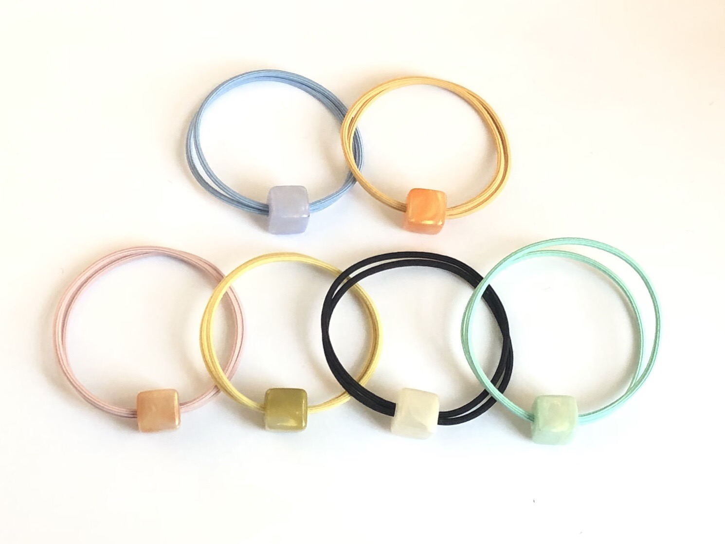 Gradient square bead double-layer adhesive rubber band