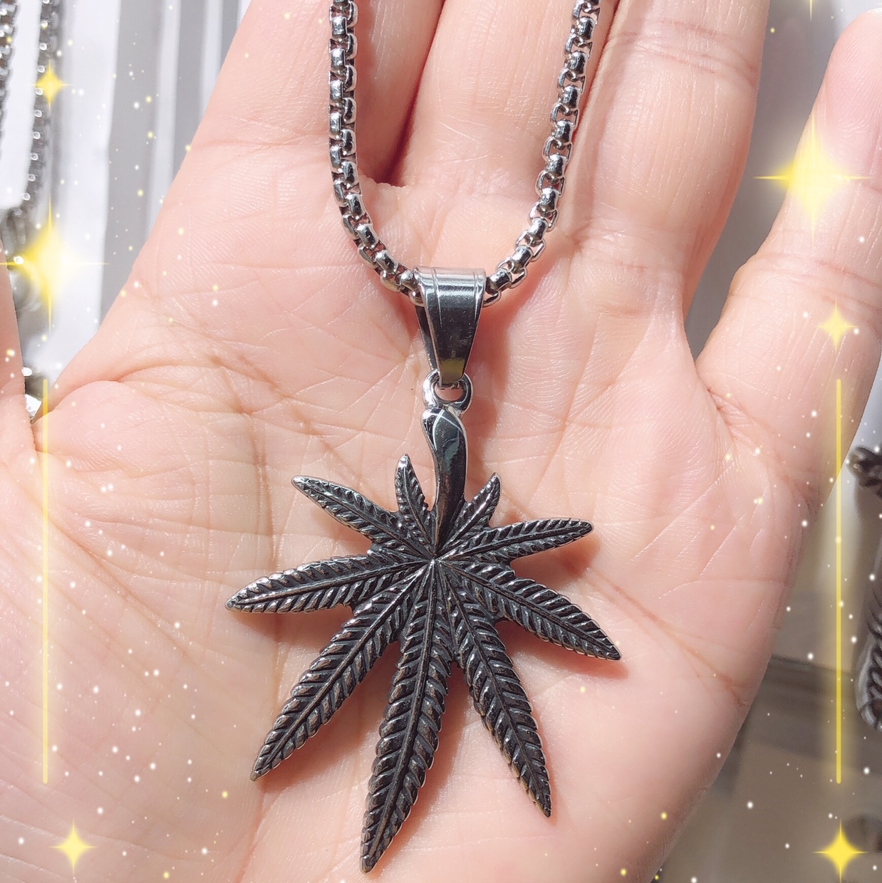 Stainless steel necklace maple leaf 🍁