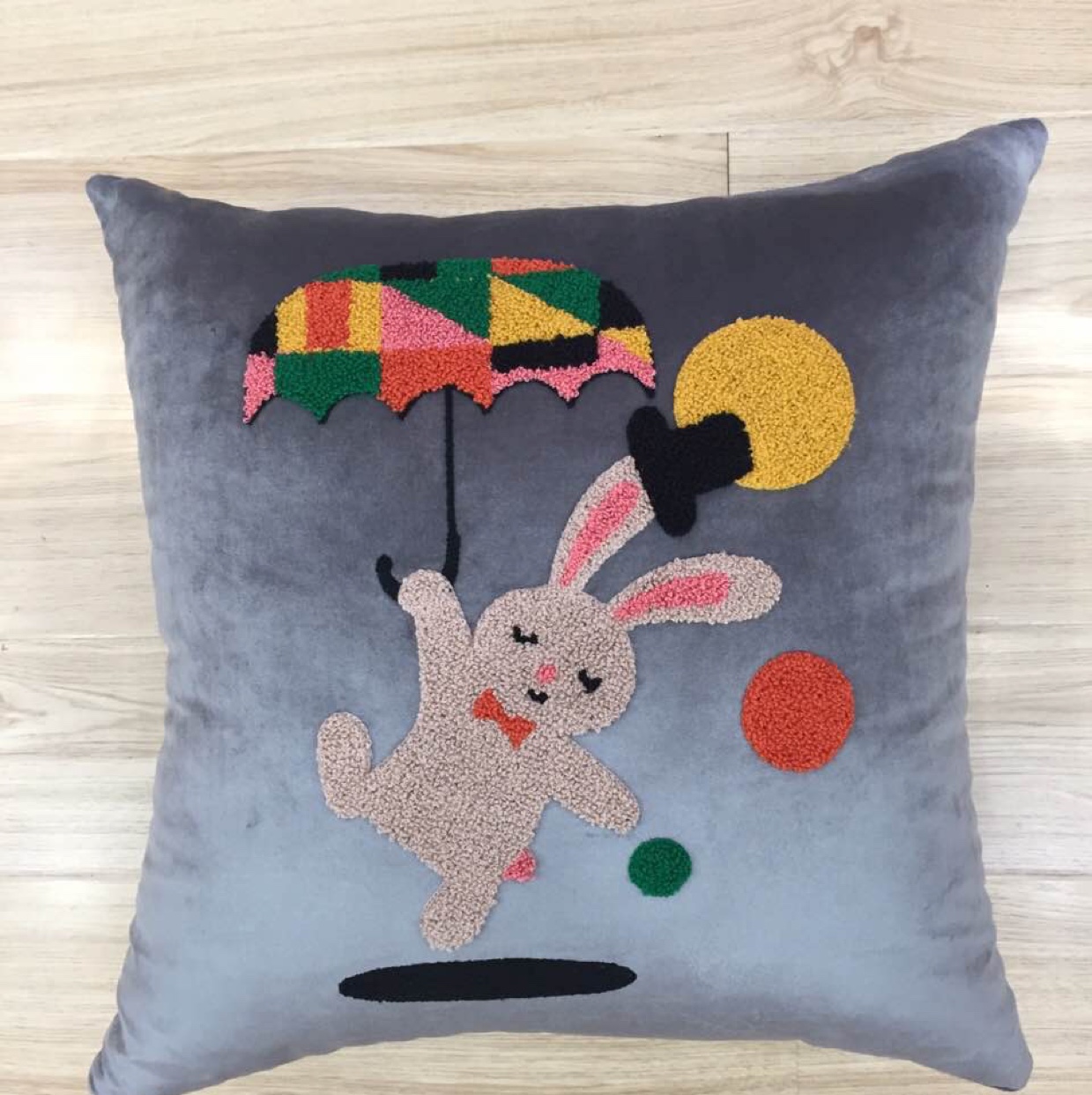 New Explosive Manufacturers Direct Sales Super Soft Towel Flower Throw Pillow Pillow Application Scenario