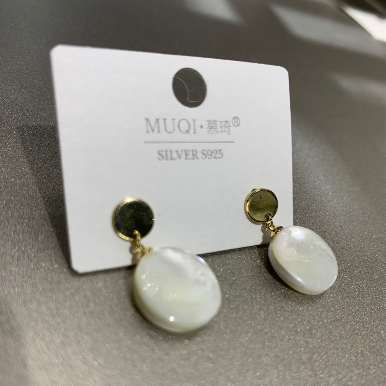 Fashionable shell earrings details Picture