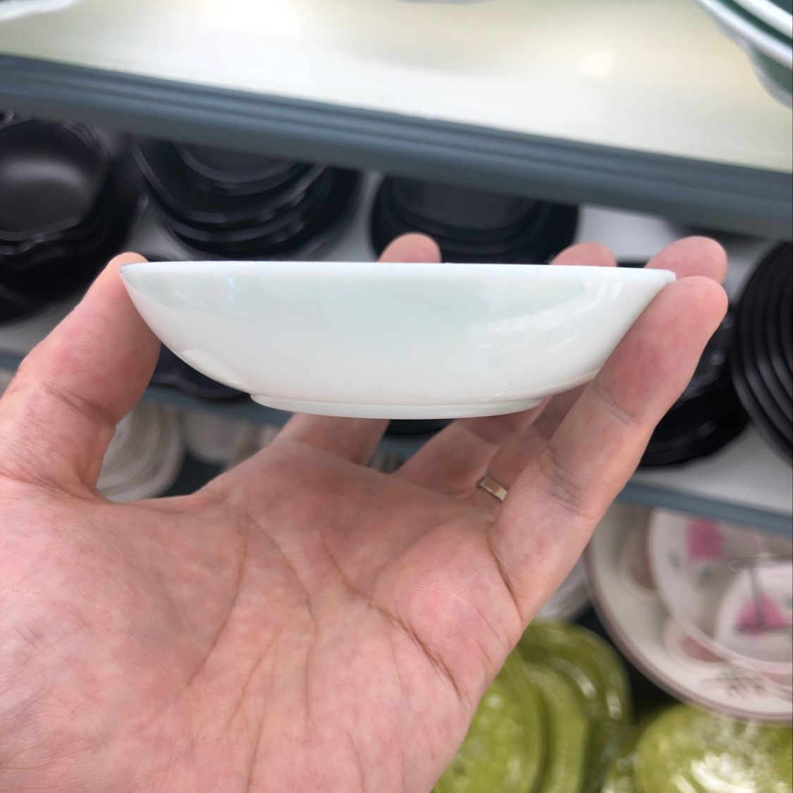 Ice-cracked small dish details Picture