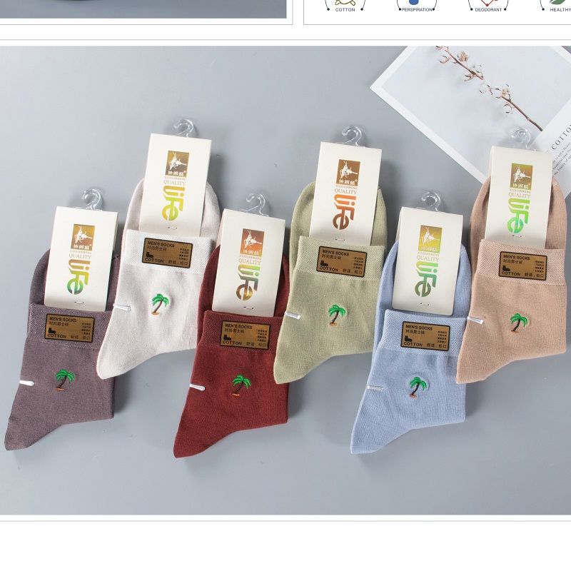 Autumn and winter new color cotton independent packaging middle waist sports men's socks embroidered combed cotton middle tube casual socks factory direct sale thumbnail