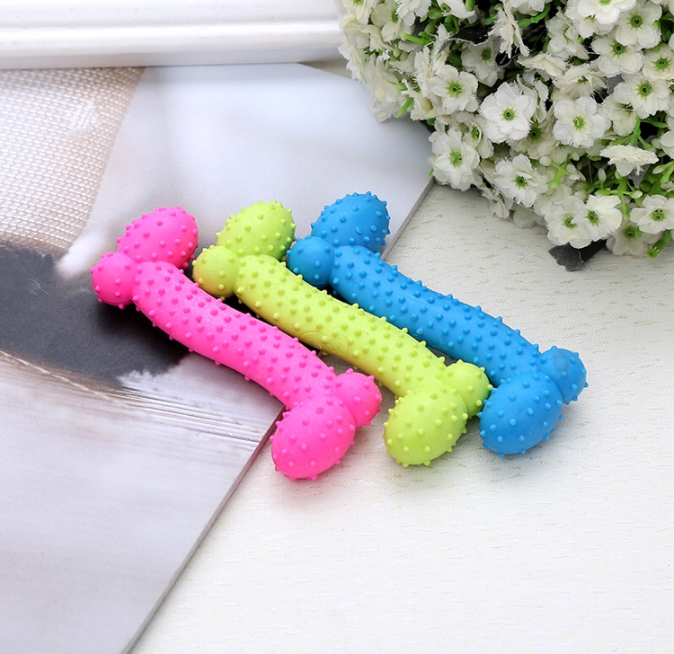 Rubber pet toys are used for teeth grinding and strengthening