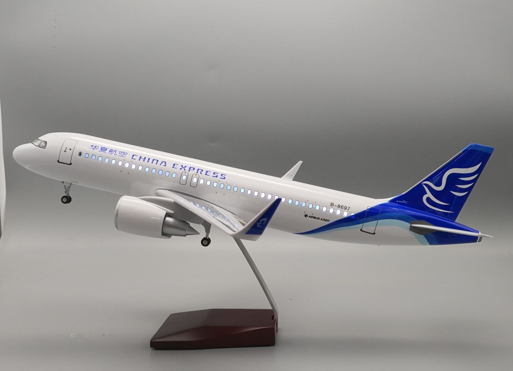 Model aircraft (China Amc Aviation A320 LED voice-controlled aircraft model) resin model aircraft