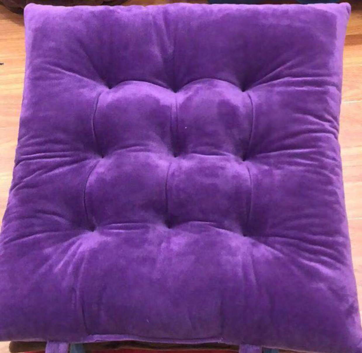 New Explosive Manufacturers Direct Sales Plain Crystal Velvet Nine Pincushion Ultra Soft Chair Cushion Monochrome Cushion Application Scenario