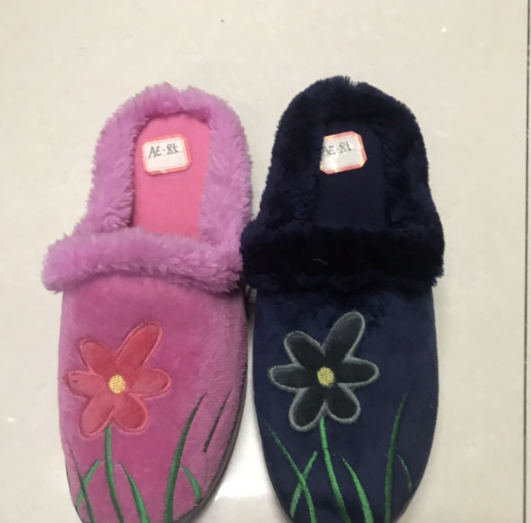 Injection moulded hairy female slippers thumbnail