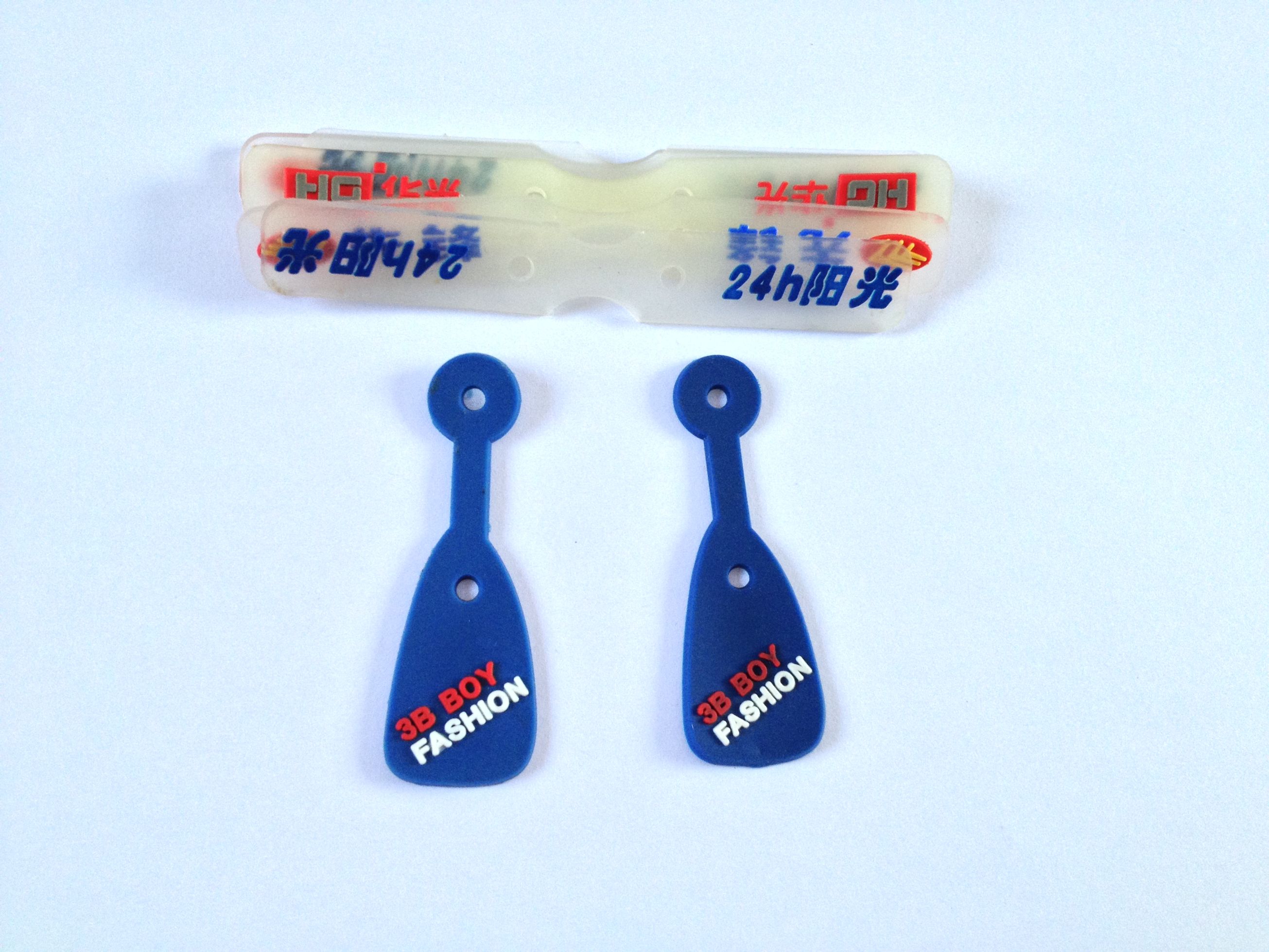 Flower rope two-color luggage garment injection molding translucent pull piece zip tail head 16