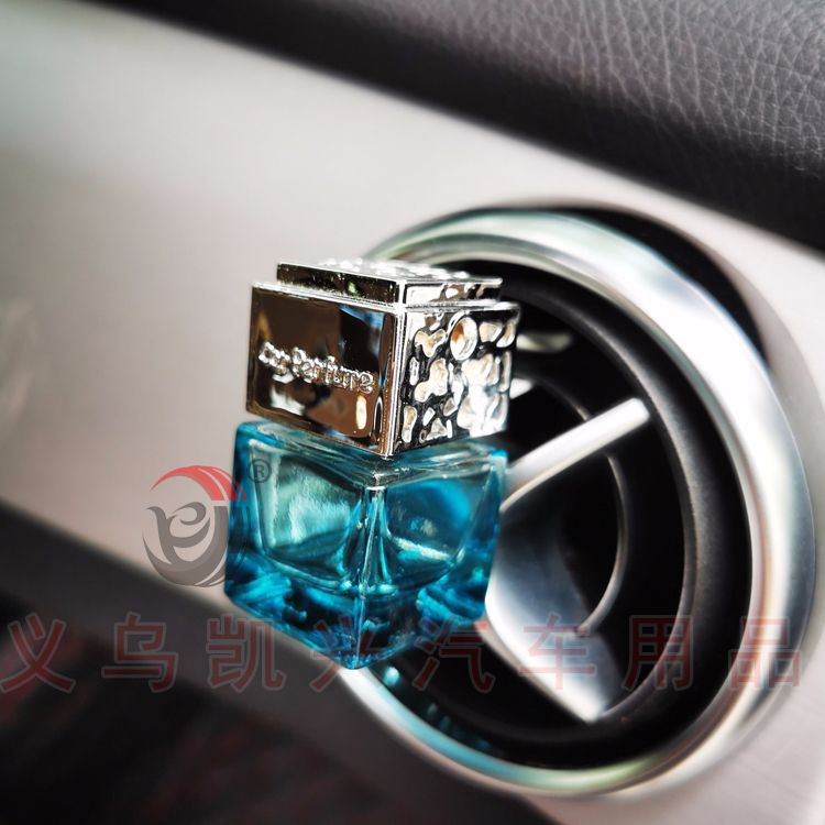 新款金银盖 彩色方形香水瓶 空调出风口四方玻璃瓶 带夹子厂家详情图1