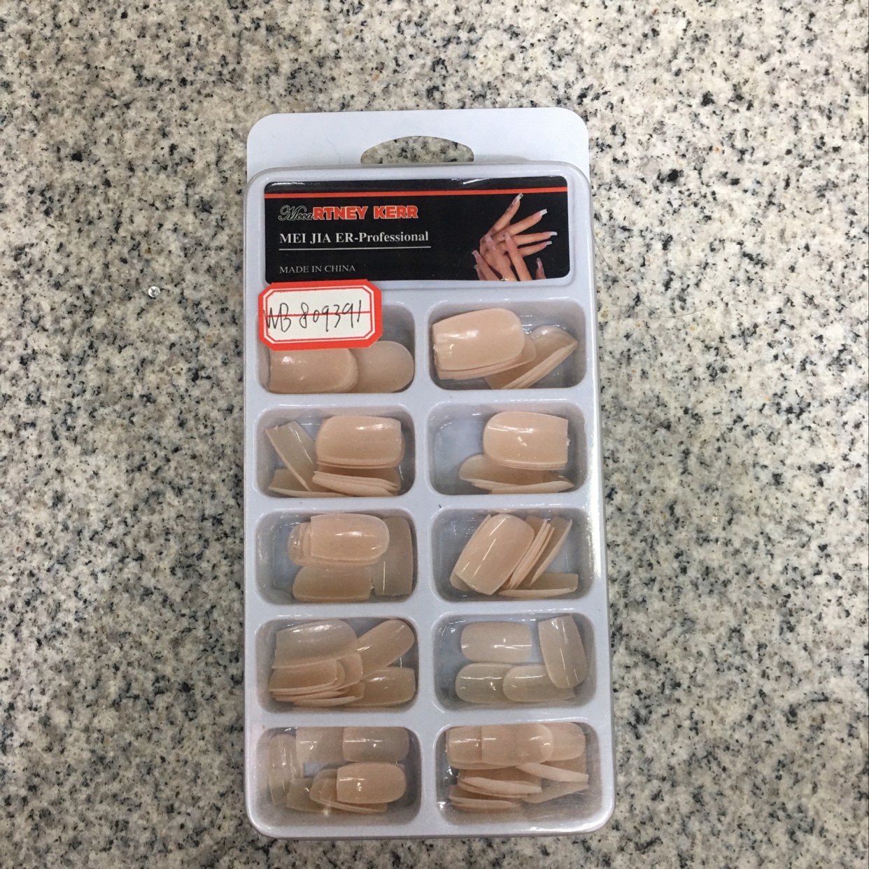 100 pieces of transparent false nail plates Application Scenario