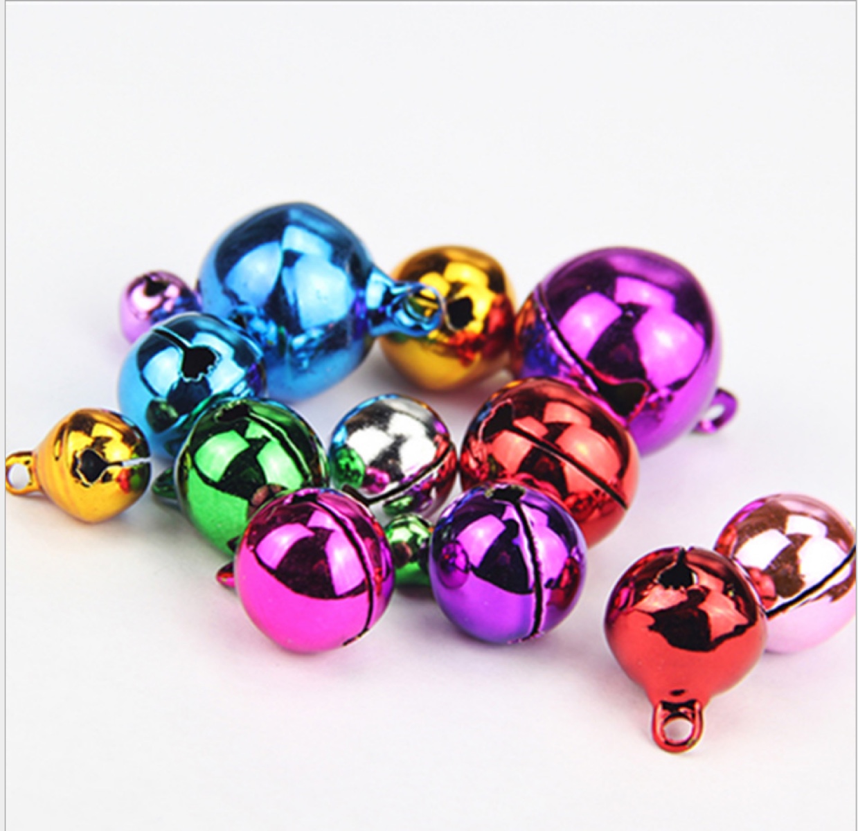 Copper vacuum small bells, D1Y jewelry accessories, bracelets, anklets, earrings, necklaces and accessories Application Scenario