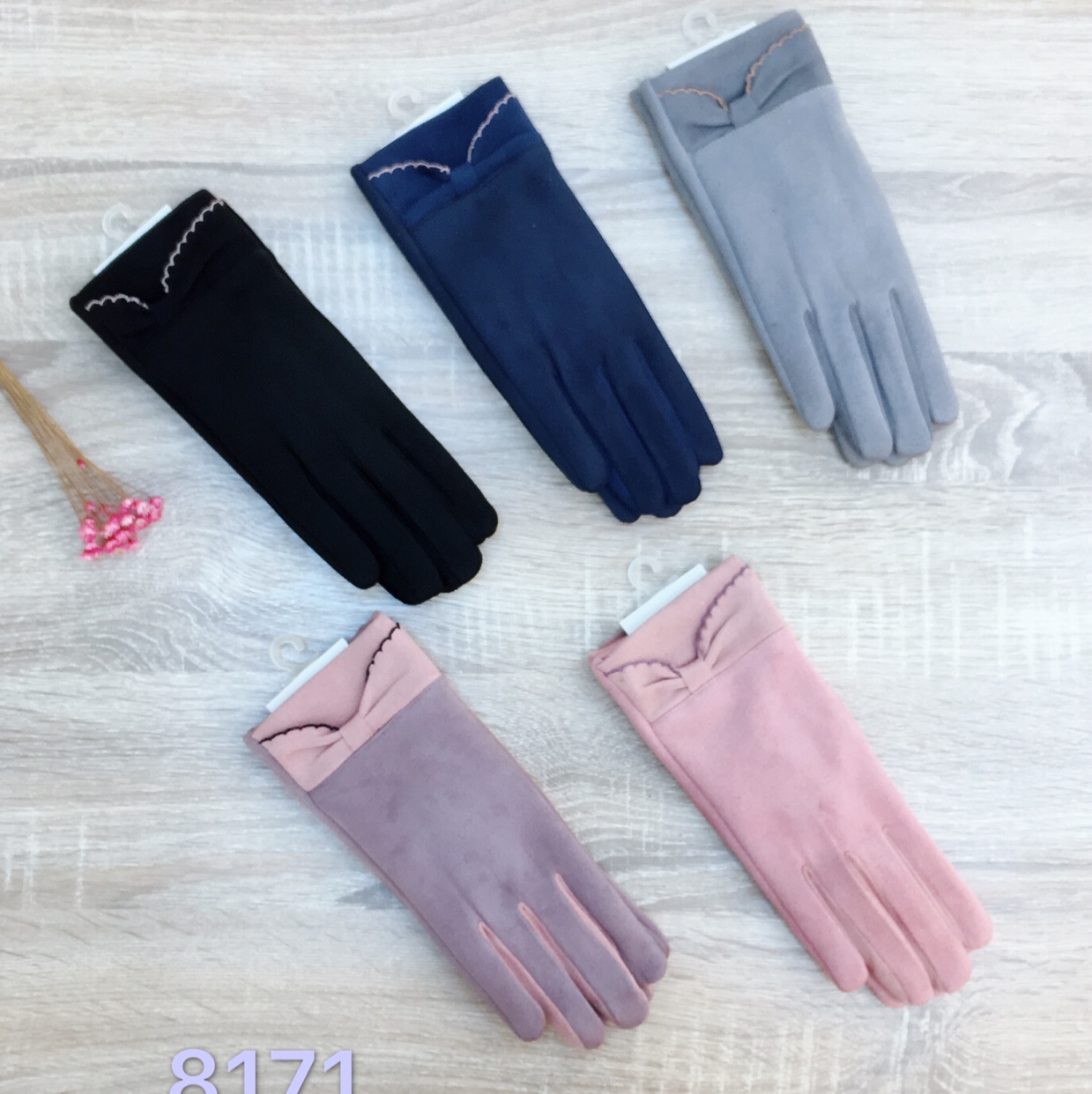Deerskin gloves for girls thumbnail