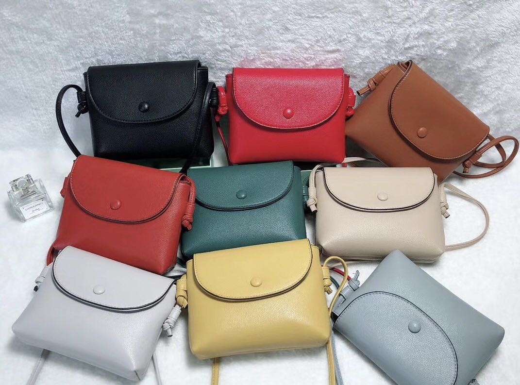 Classic women's casual small shoulder bag and mobile phone case