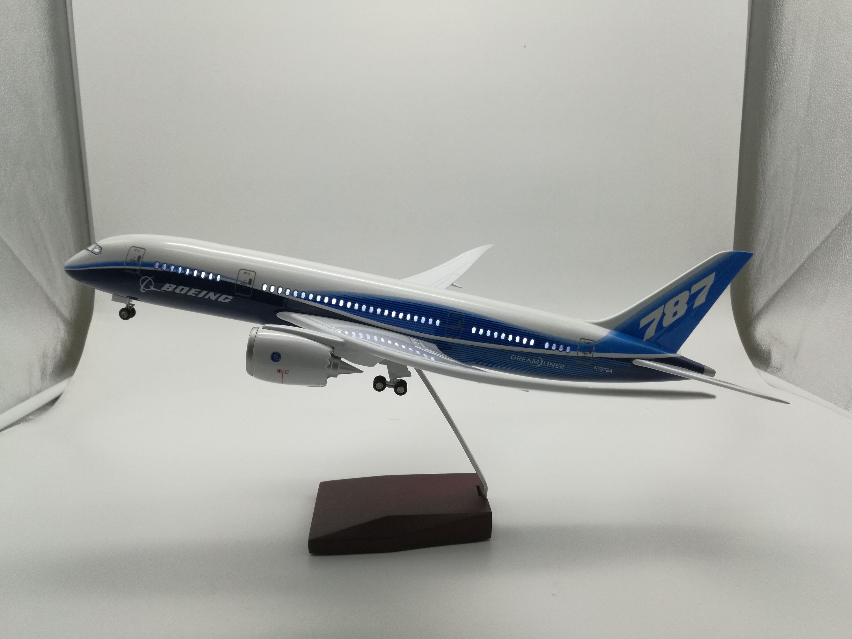 飞机模型（波音公司B787 LED声控飞机模型）树脂飞机模型