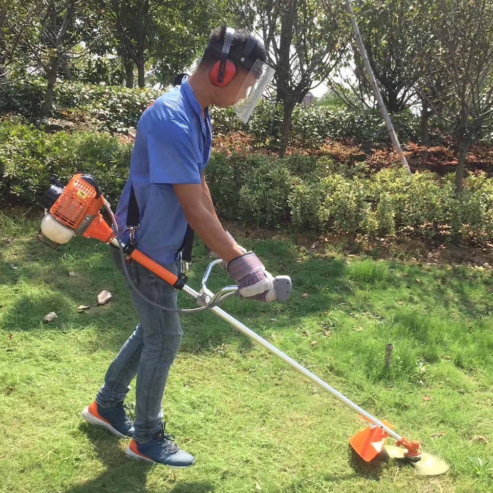 The side-back lawn mower for garden machinery is mainly used for cutting branches and mowing grass