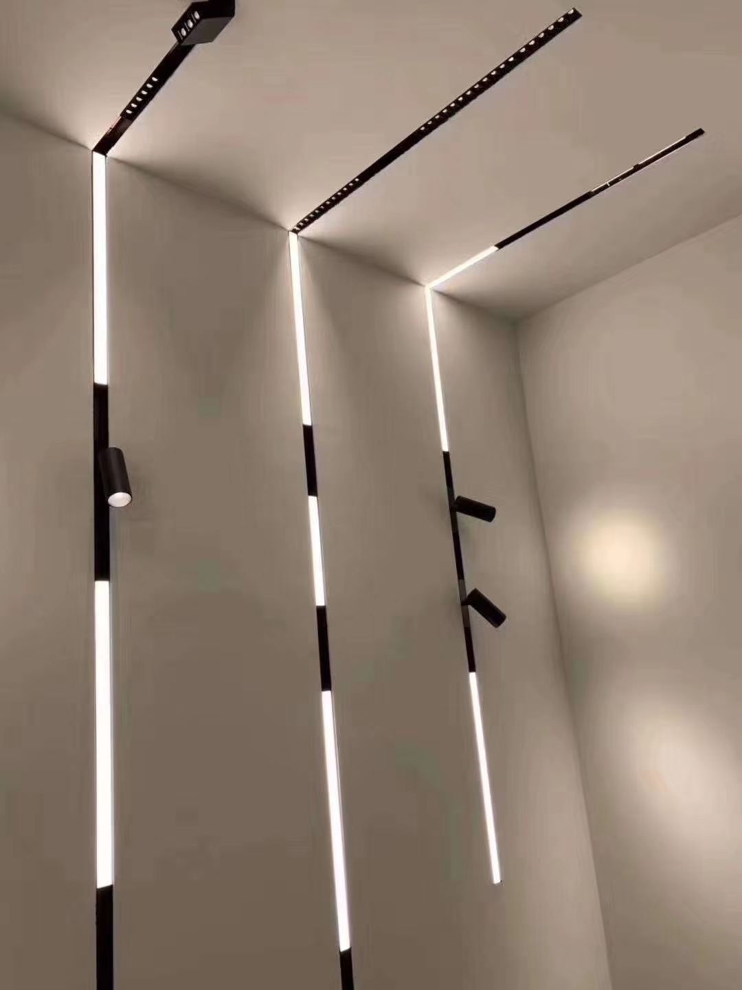 LED客厅无主灯照明磁吸轨道灯无边框嵌入式线条导轨射灯详情图2