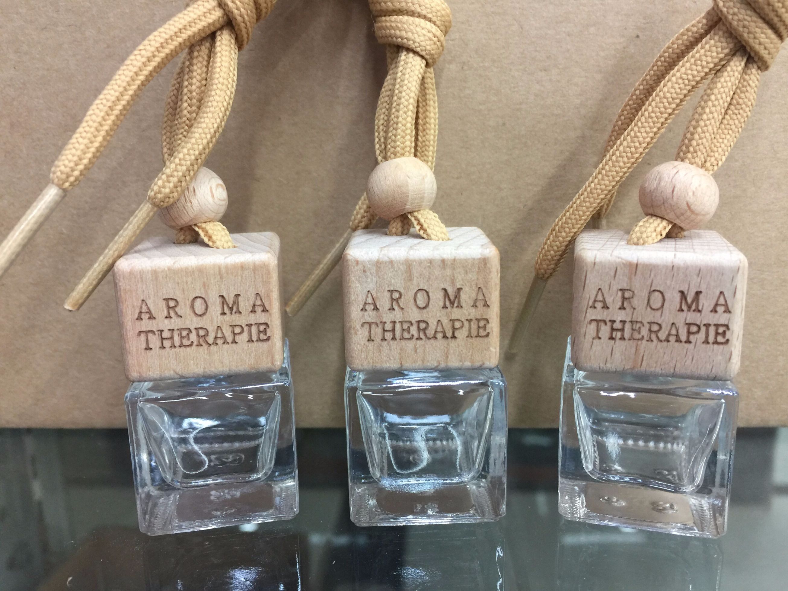 8ml榉木盖 四方玻璃瓶 香水瓶挂件 挂瓶 厂家量大价优可定logo