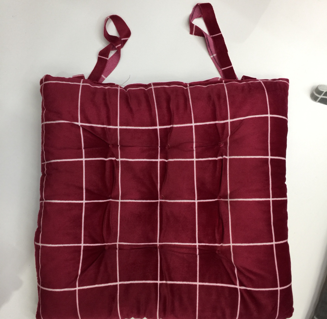 New Explosive Manufacturers Direct Sales Of Crystal Velvet White Check 9 Pincushion Ultra Soft Chair Cushion Cushion Application Scenario