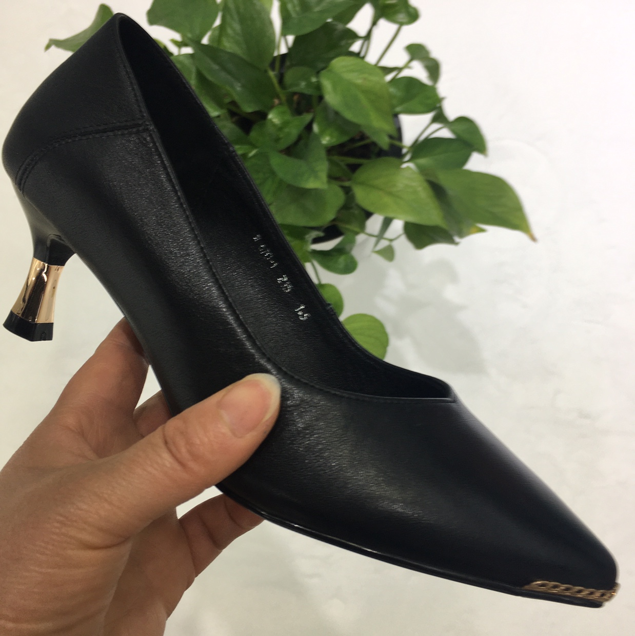 百合倩女670-1头层牛皮爆款35一39码