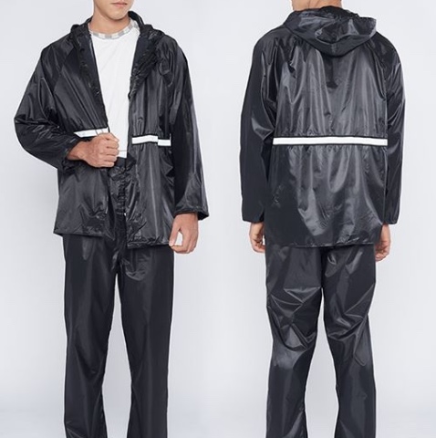 Disassemble the single-layer rain suit