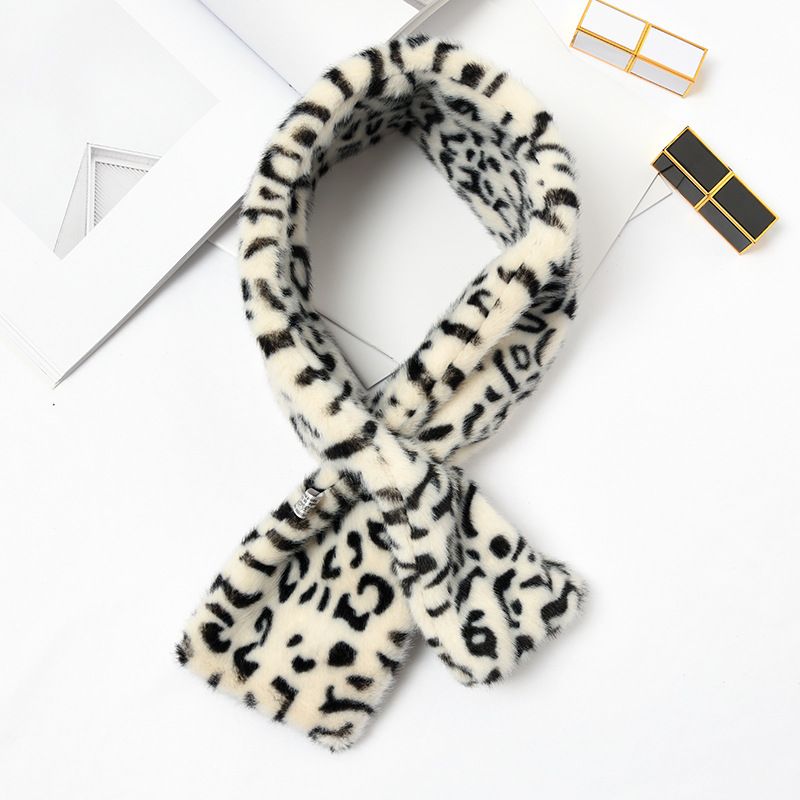 [Color Leopard Print] Imitation Rex Rabbit Cross Neck Female Winter Korean Version Thickened Warm Student Pullover Scarf Application Scenario