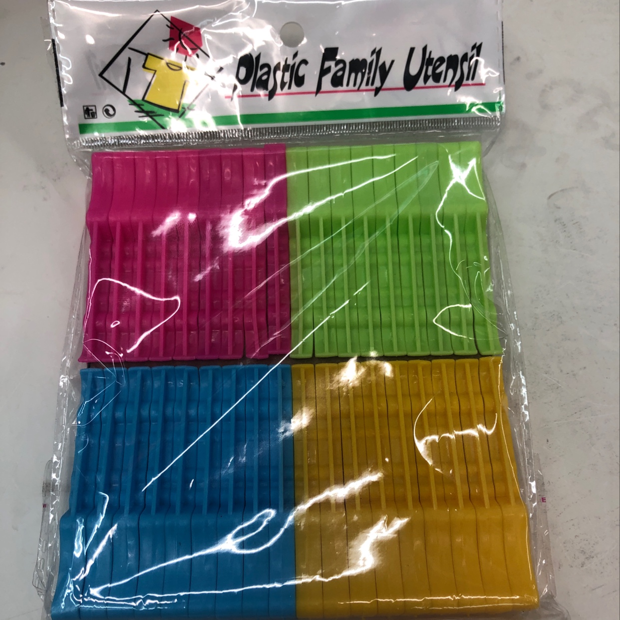 36 Plastic Clips