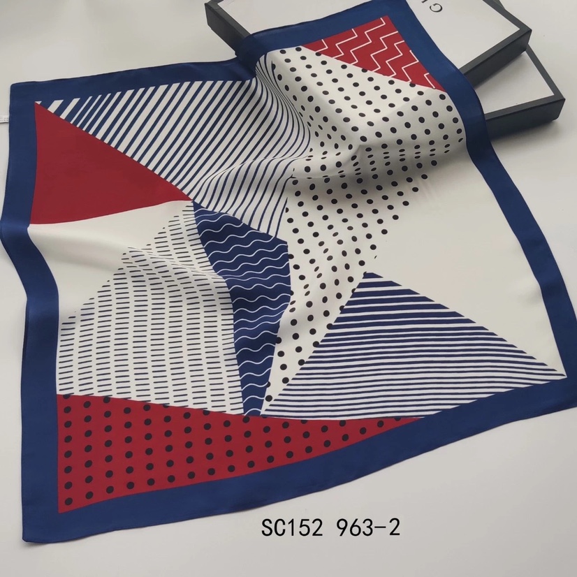 2020 Europe And The United States Spring New Female Imitation Silk Square, Mother Gift Scarf A Fashion Decoration details Picture