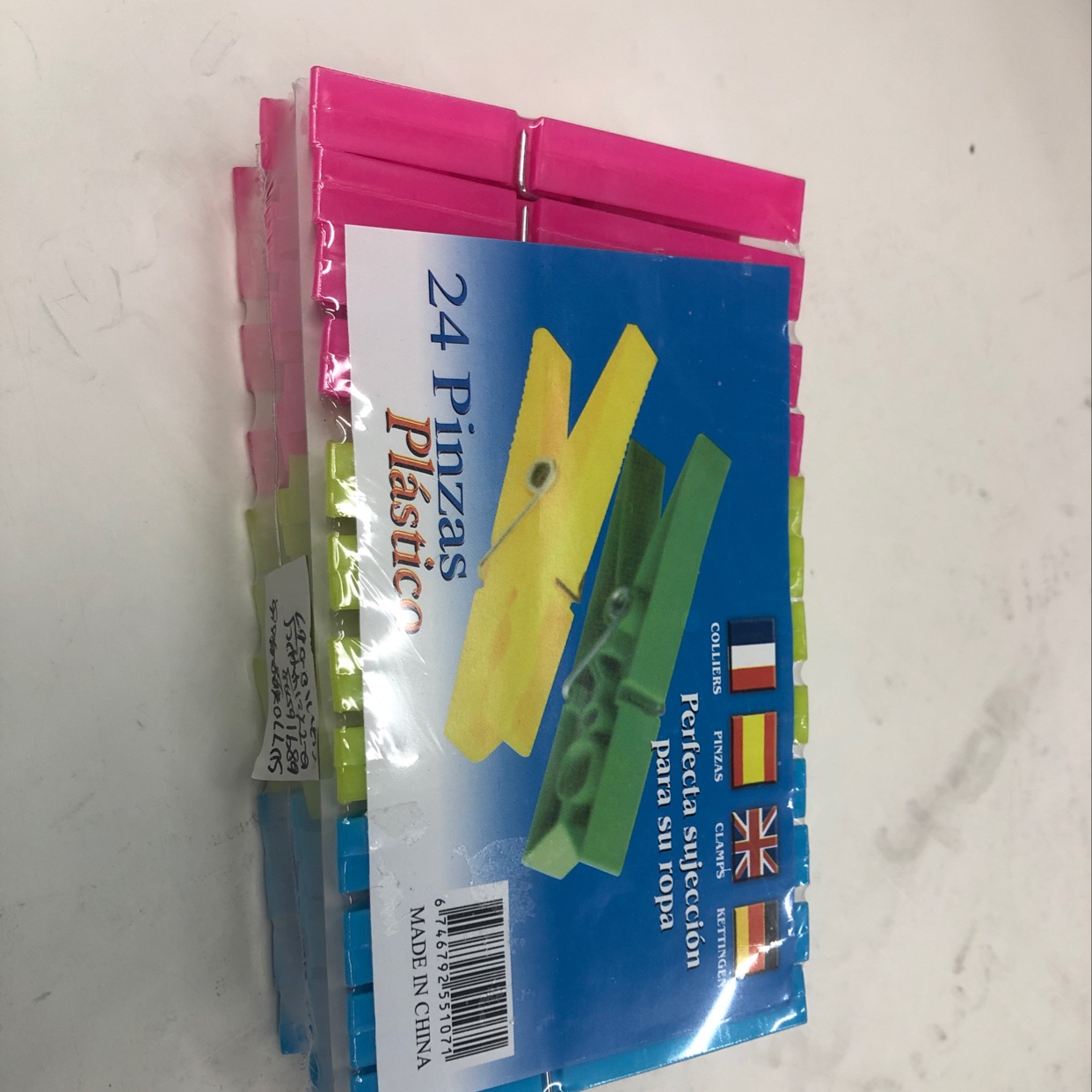 24 Plastic Clips details Picture