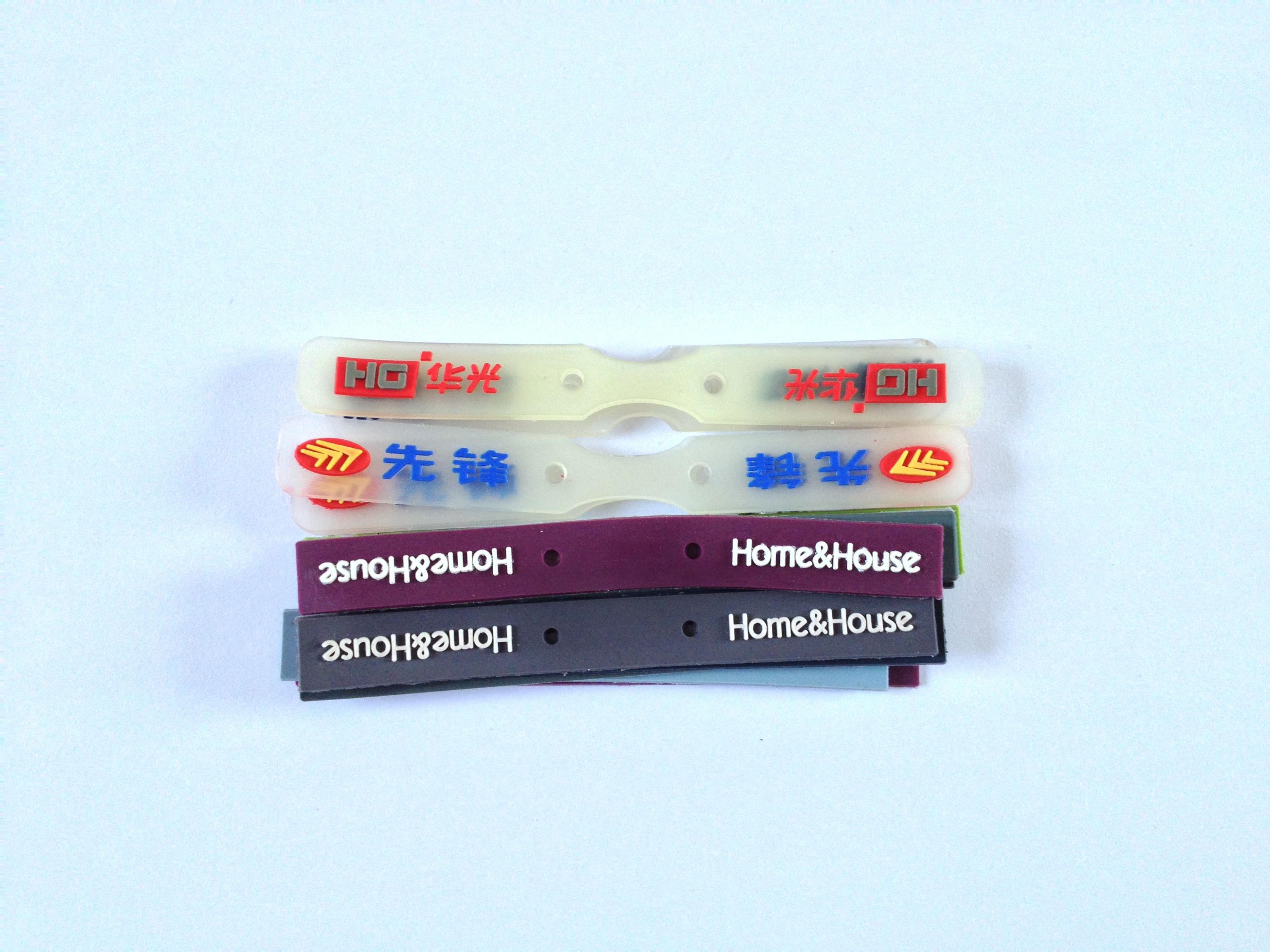 Flower rope two-color luggage garment injection molding translucent pull piece zip tail head 10