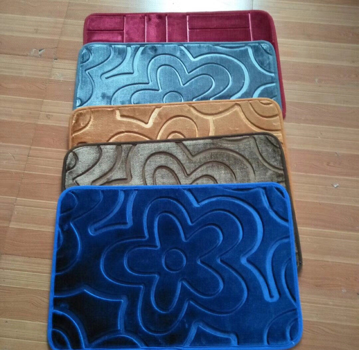 Plain embossed floor mat ~ 2
