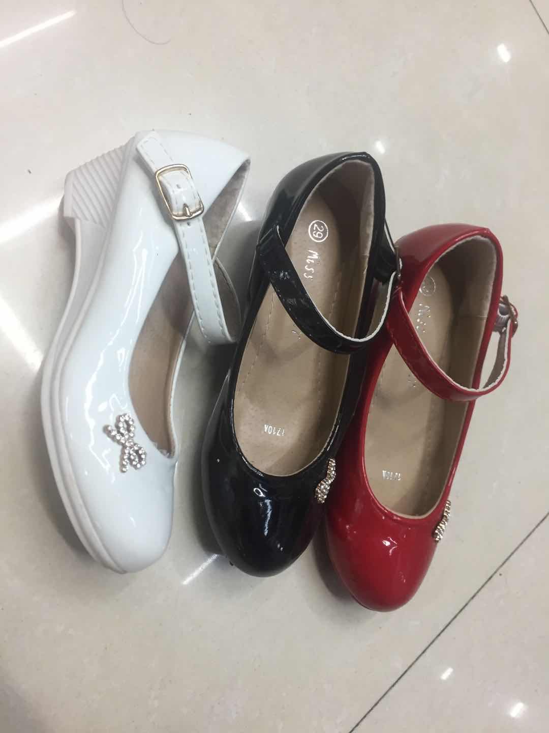 The trend of women's shoes children's shoes 1000 moQ contact change price 44258-103 new type of virgin sandals red Xia shoes industry quantity is excellent