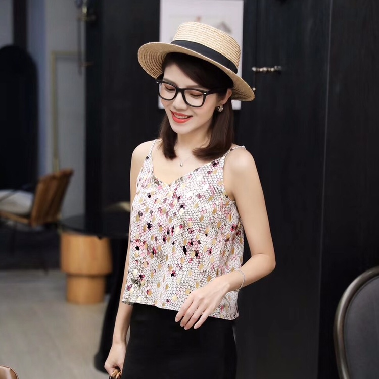 Fashionable serpentine print suspender in pink thumbnail