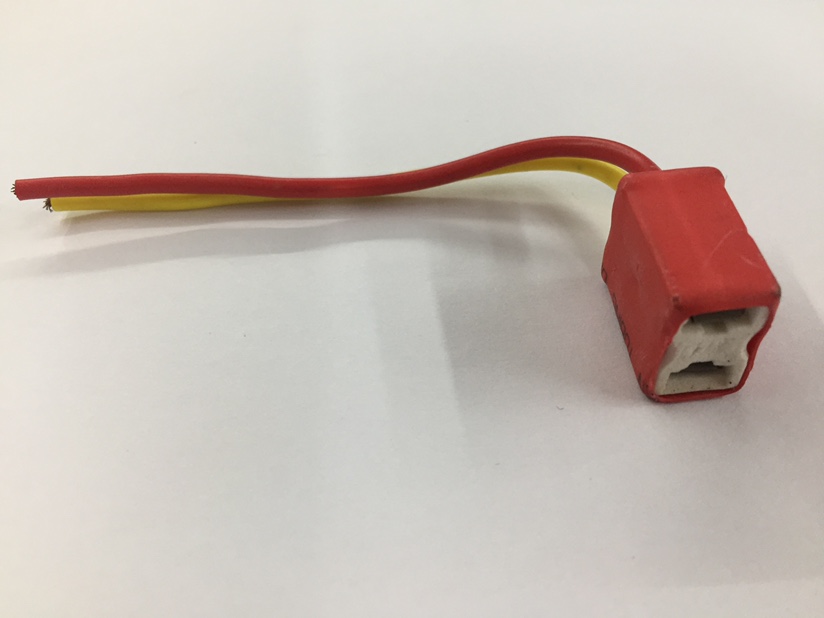 The H7 plug is straight