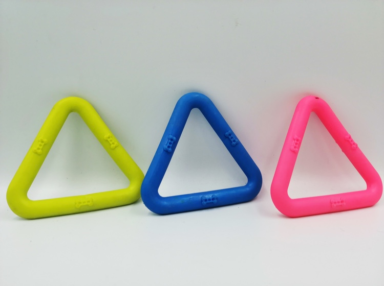 Triangular rubber dog toys