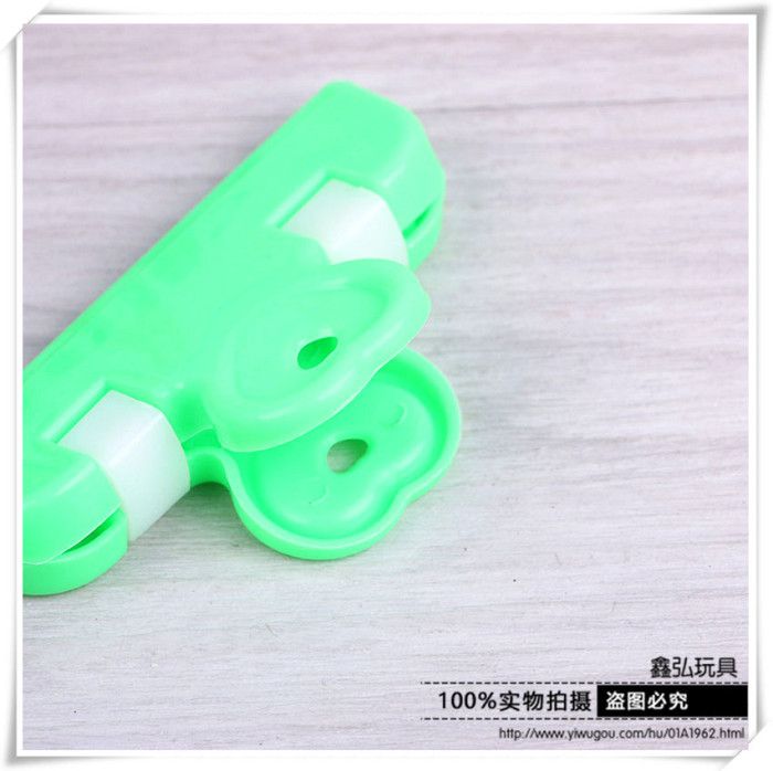 家用绿色塑料夹精品 塑料工艺品夹子 多功能防风固定塑料小夹子详情图5
