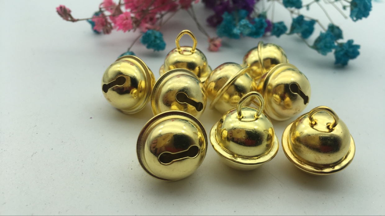 Small Iron Bell Bracelet Anklet Accessories, Craft Accessories, Pet Accessories Application Scenario