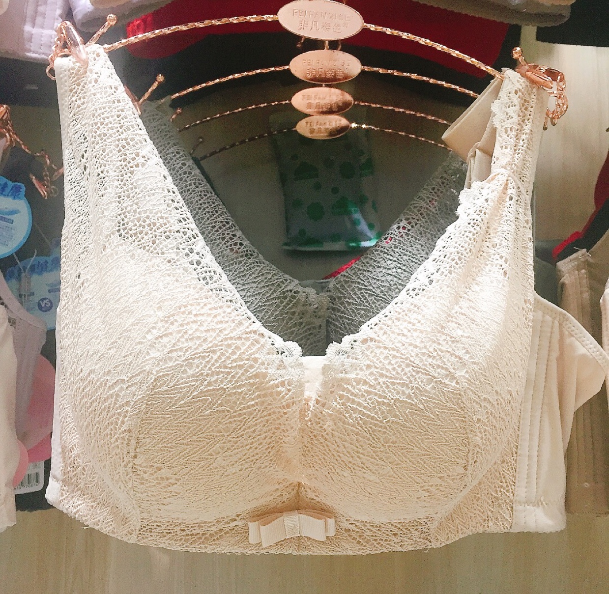 非凡姿色#8399#AB杯小胸文胸聚拢上托款款蕾丝性感内衣