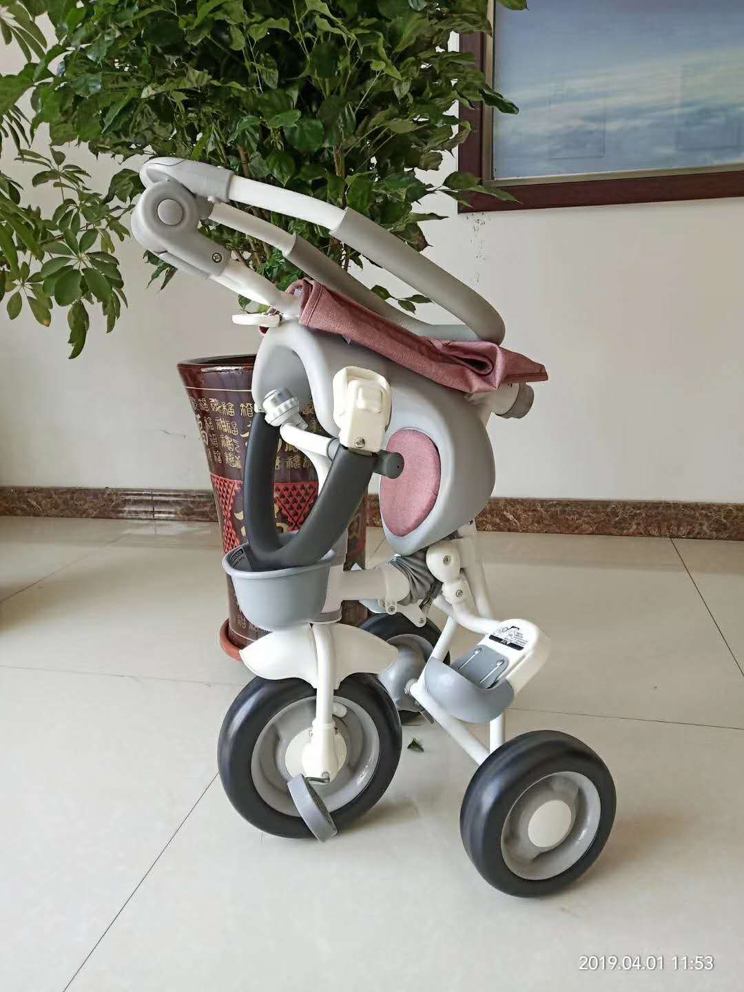 High-end push-ride tricycle undefined