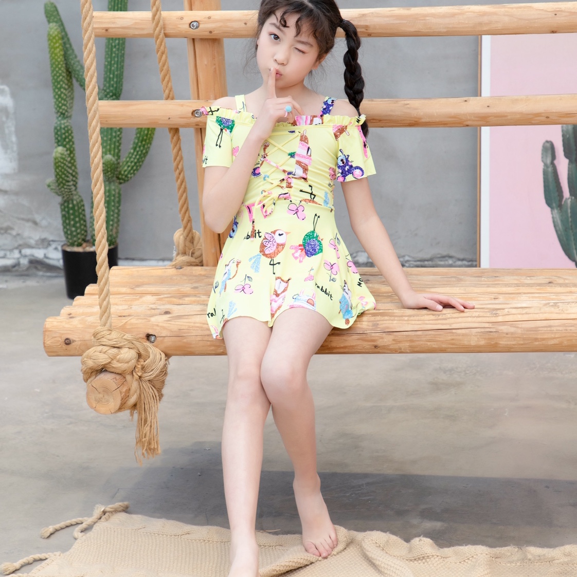 Fashion one-shouldered one-piece swimsuit for children thumbnail