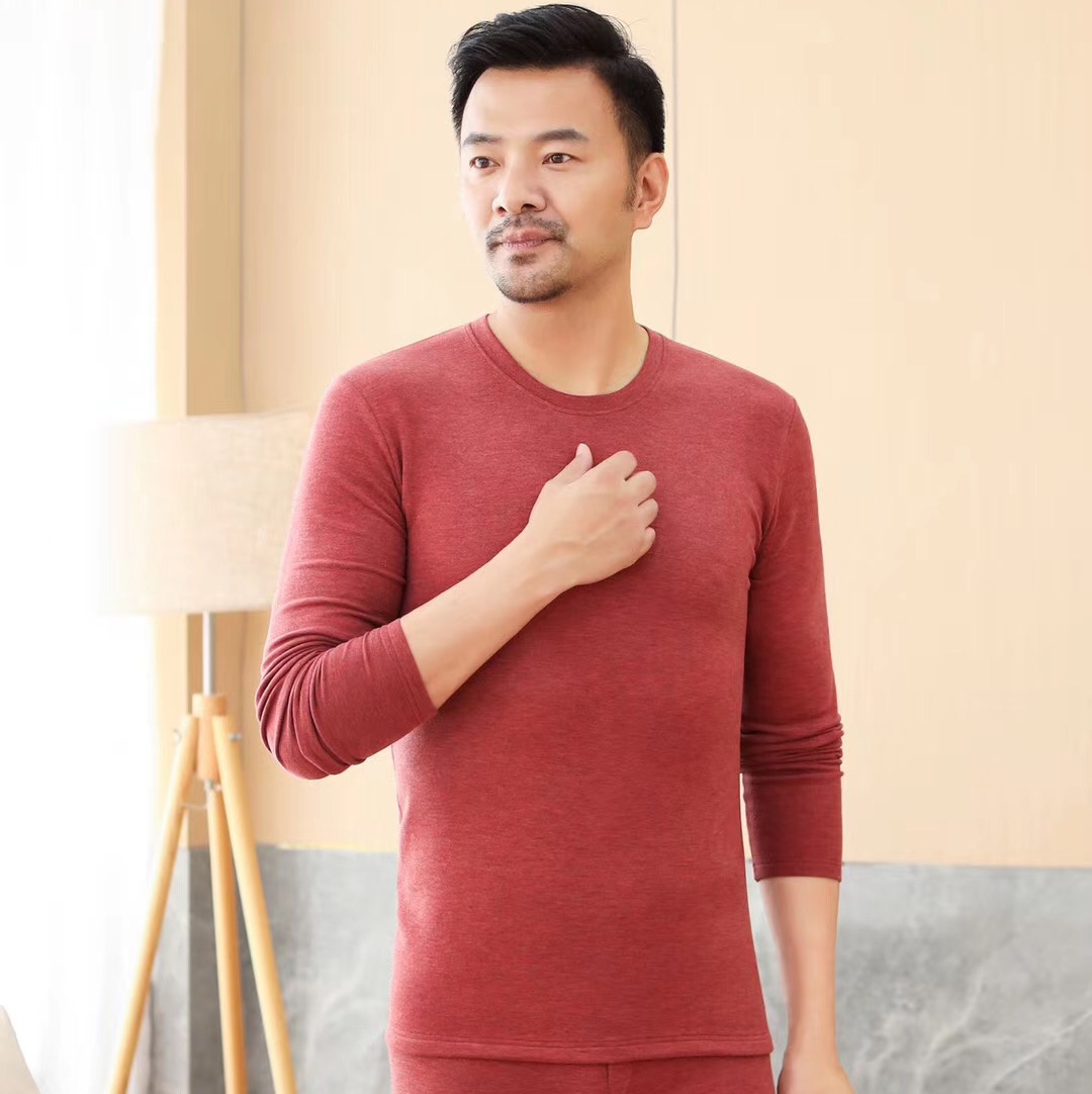 Men's Silk Keeps Warm Application Scenario