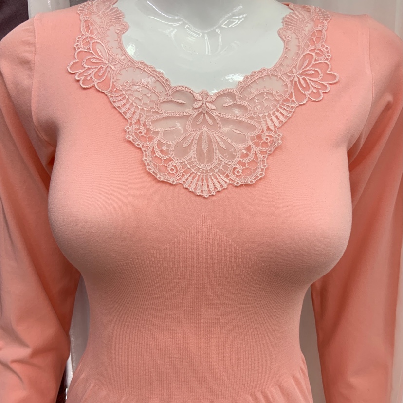 Qiu Dong lady is seamless warm embroidery lace suit thumbnail