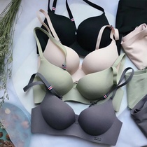 The bra pulls in side by side