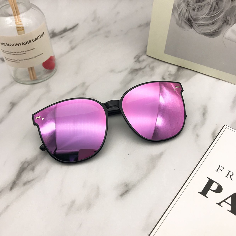 Color glasses with color film lenses