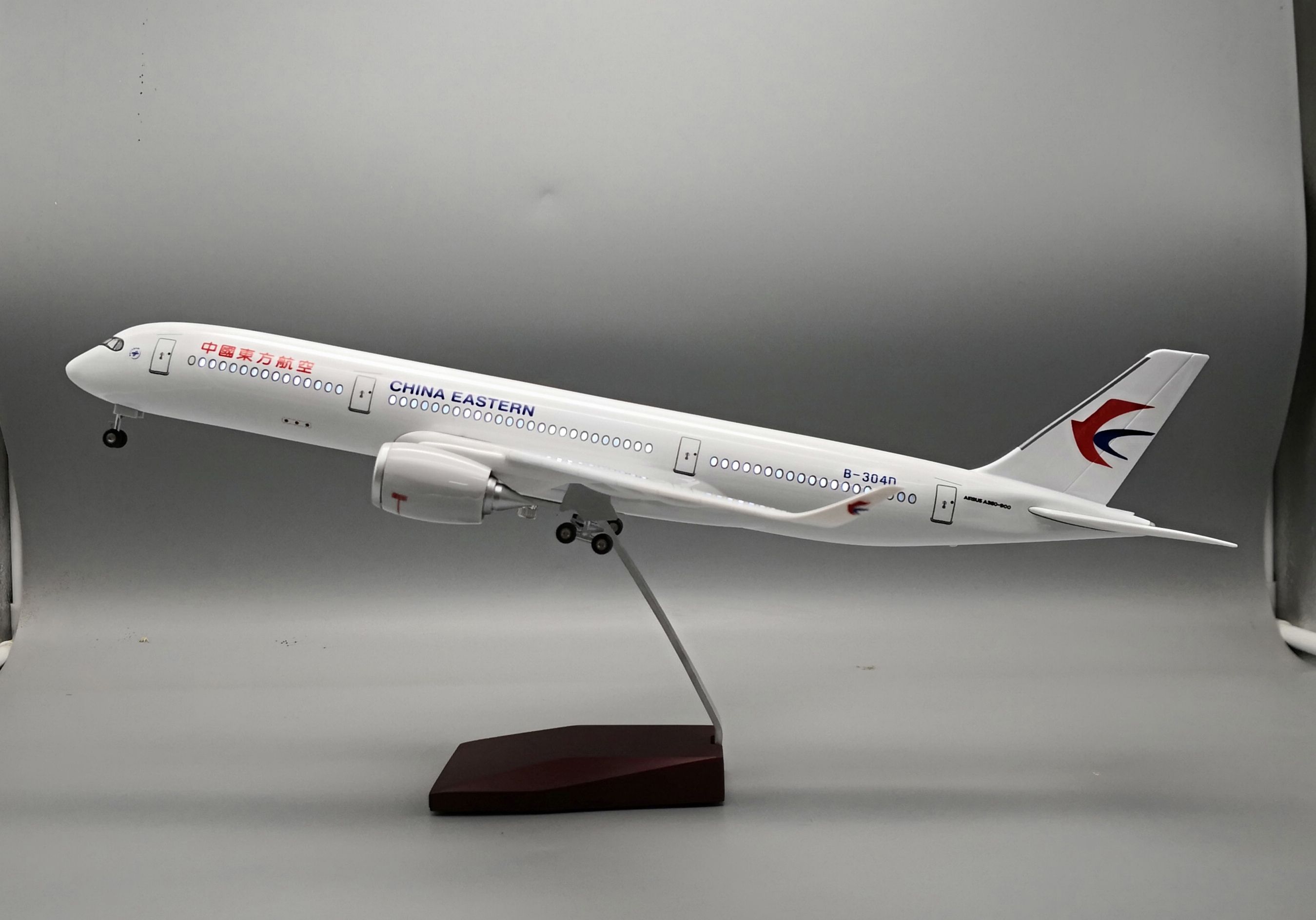 飞机模型（中国东方航空A350 LED声控飞机模型）树脂飞机模型